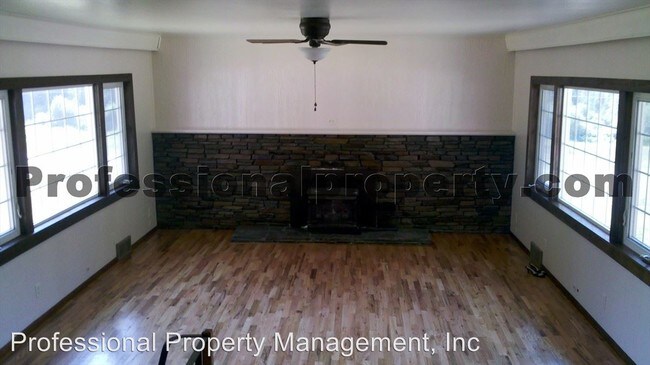 Building Photo - 3 br, 2 bath Apartment - 15860 US HWY 93 N