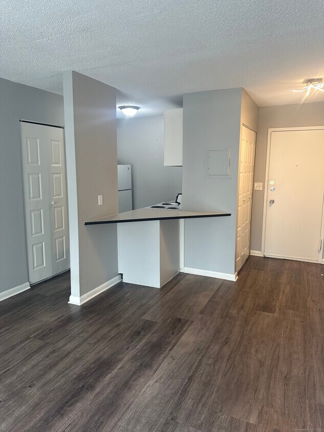 Foto principal - 81 W Lake Dr