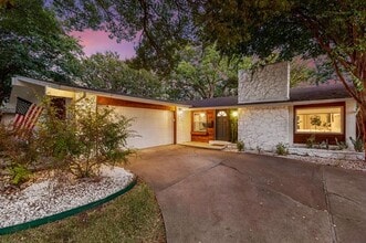 Building Photo - 3622 High Vista Dr