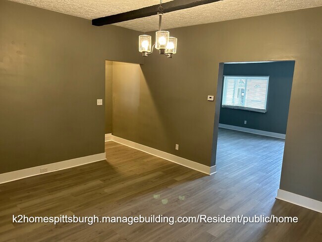 Building Photo - 611 3rd St