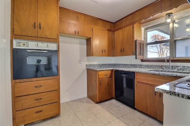 Foto del edificio - 5115 E 17th St