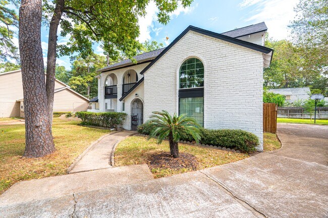 Foto del edificio - 16902 Summit Oaks Ln