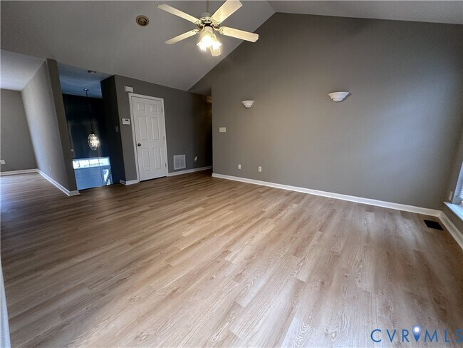 Foto del edificio - 3000 Ramsey Dr