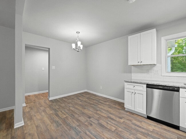 Building Photo - 128 Sunset Ln