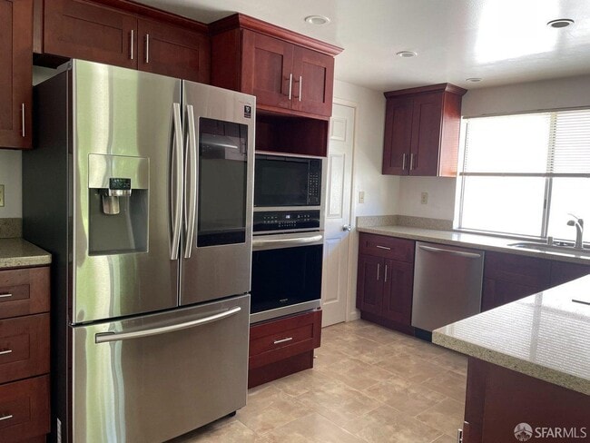 Building Photo - 180 Valdivia Cir