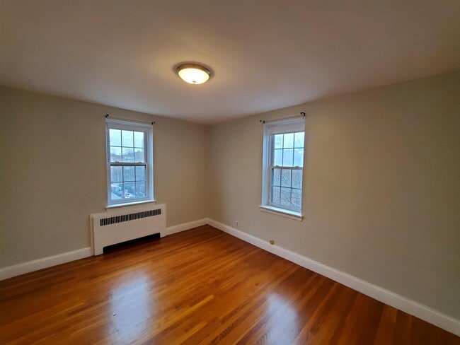 Building Photo - 16 Ware St