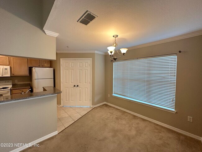 Foto del edificio - 7800 Point Meadows Dr