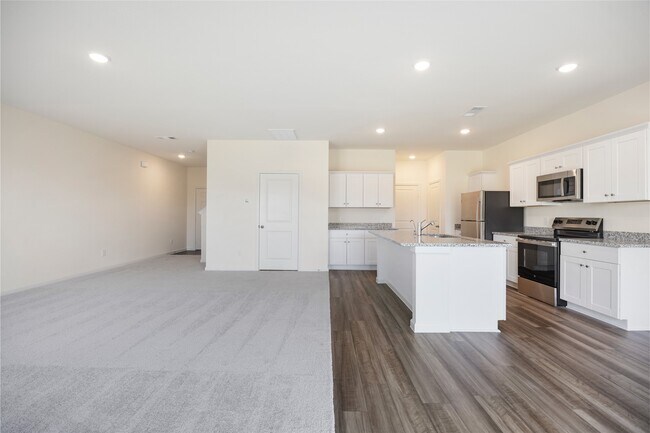 Building Photo - 8807 Vacek Xing Wy