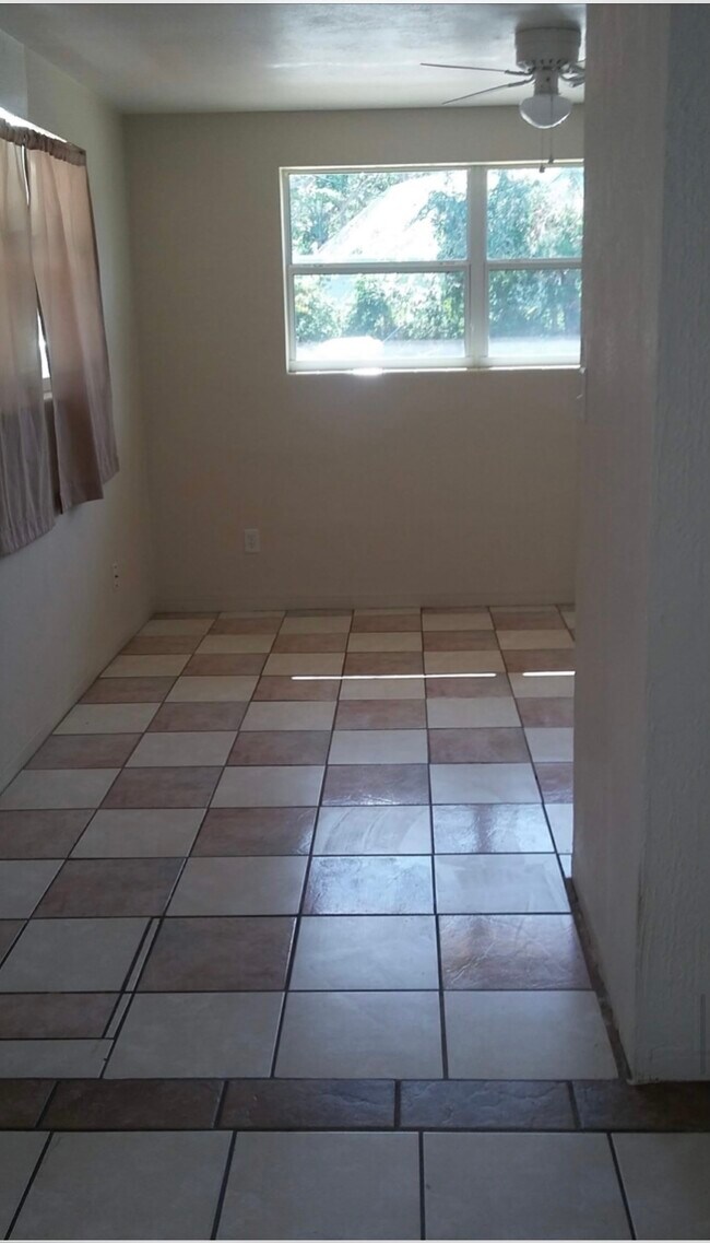 Foto del edificio - 945 S Peninsula Dr