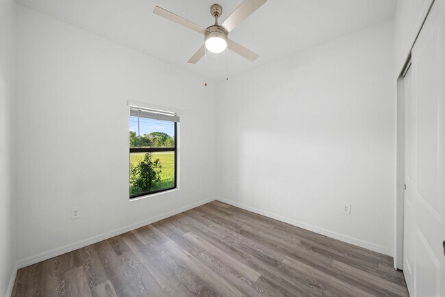 Foto del edificio - 26483-26483 Sandhill Blvd