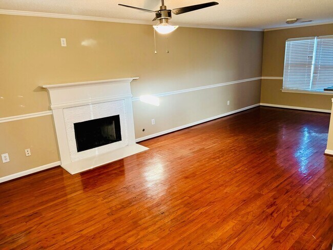 Foto del edificio - 415 Plantation Ct