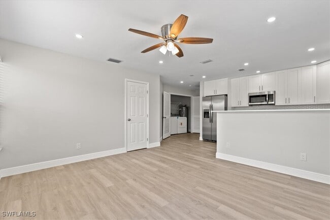 Foto del edificio - 2398 54th Terrace SW