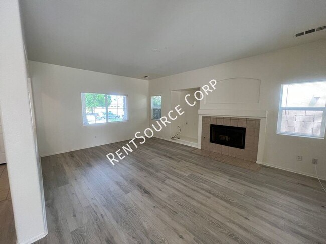 Building Photo - 4 Bedroom Single Story Home for Rent in We...