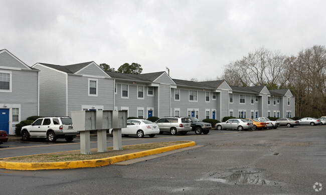 Building Photo - Elkhart Apartments