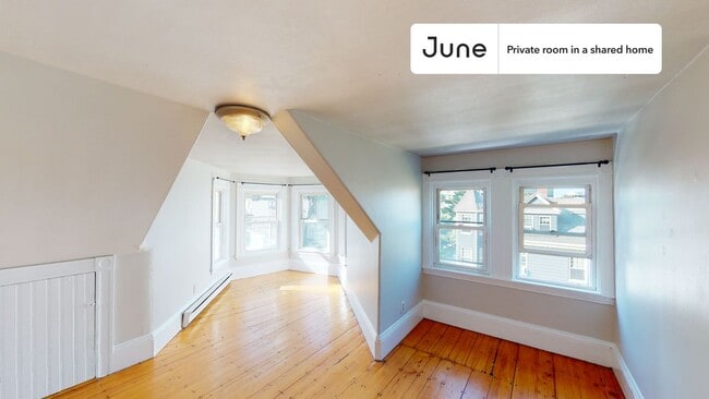 Building Photo - Room in Shared 6 bed/2 bath home