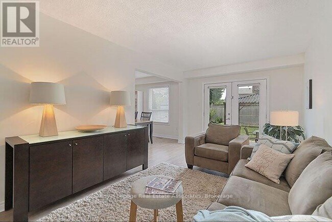 Building Photo - 4302 Shelby Crescent