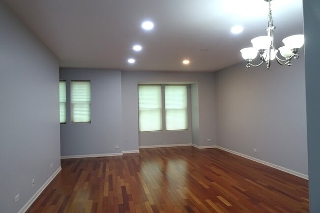 Building Photo - 2203 S Crambourne Way