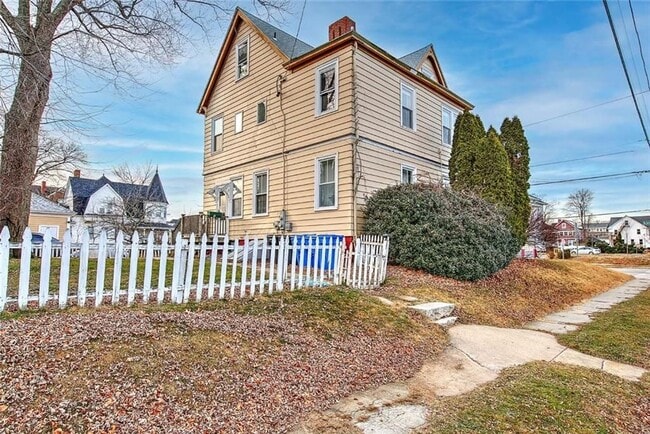 Building Photo - 130 Norwood Ave