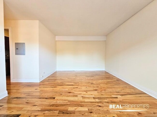 Building Photo - 0 bedroom in CHICAGO IL 60614