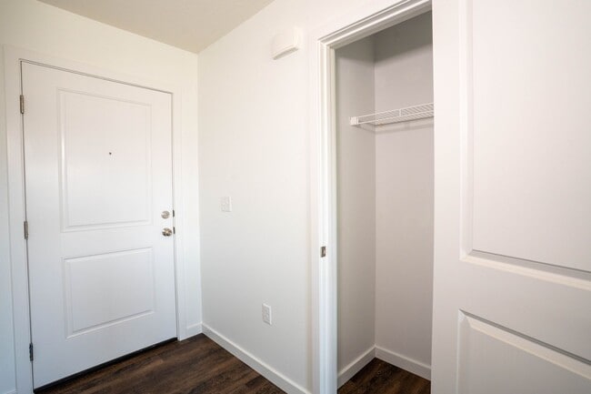 Building Photo - BRAND NEW 4 BEDROOM HOME - BOLIVAR MO