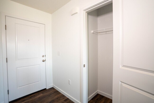 Foto del edificio - BRAND NEW 4 BEDROOM HOME - BOLIVAR MO