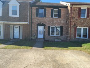 Building Photo - 2449 Reagan Ave