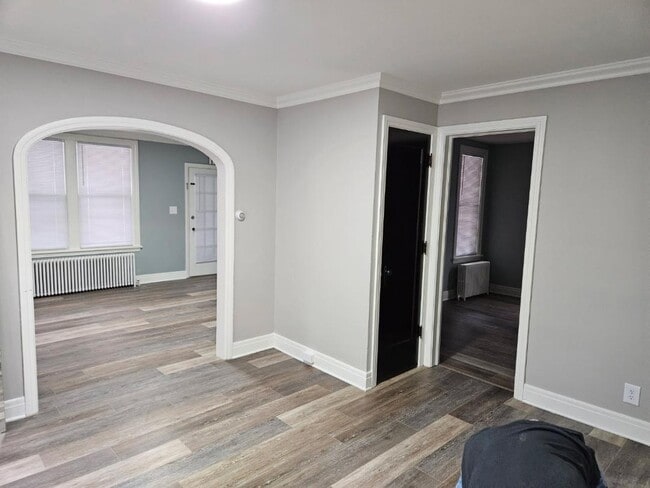 Building Photo - 11 Willow Ave