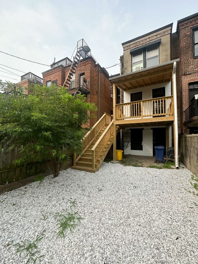 Building Photo - Apartment in Bolton Hill