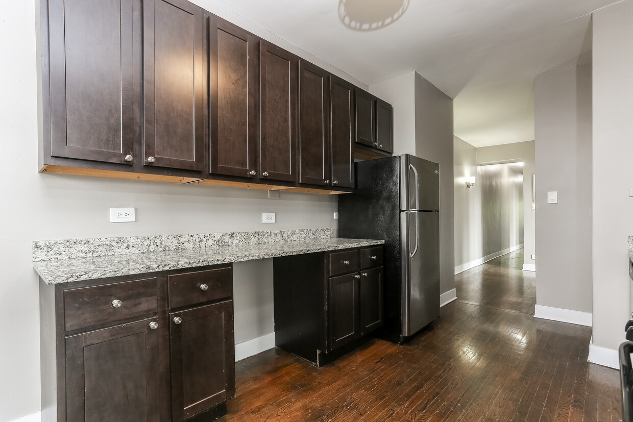 Foto principal - 2647 W Potomac Ave