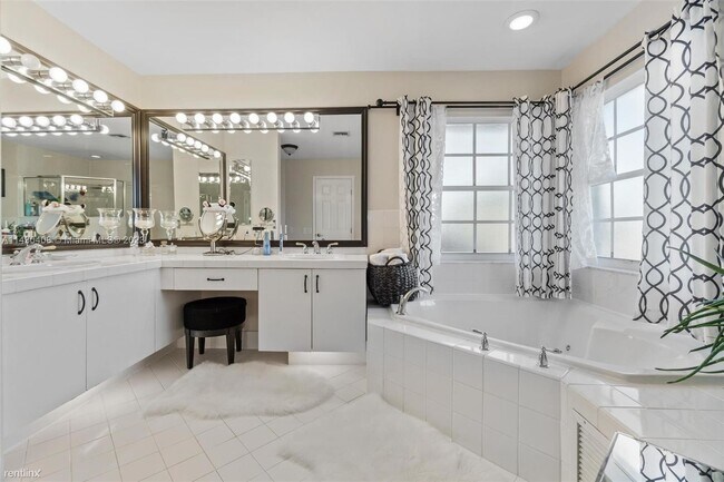 Foto del edificio - 4 br, 2.5 bath House - 14746 SW 132nd Ct