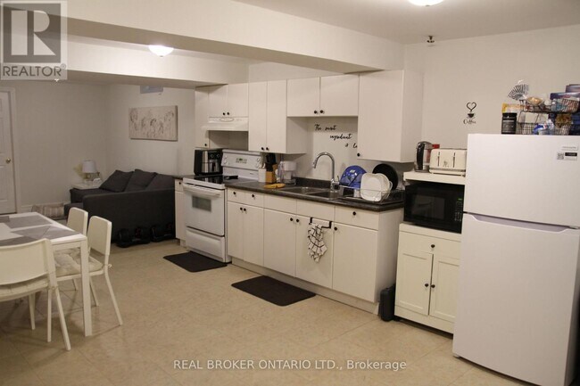 Building Photo - 18 Tracie Ct