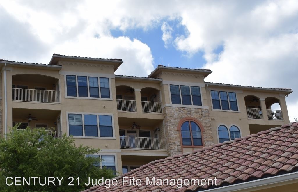 Building Photo - 2145 Portofino Dr