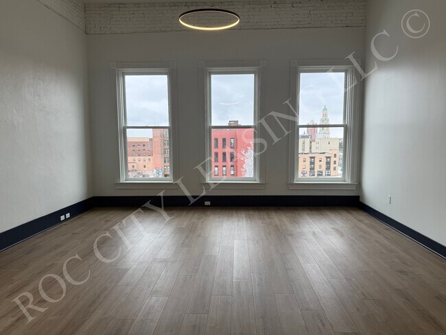 Building Photo - 151 St Paul St