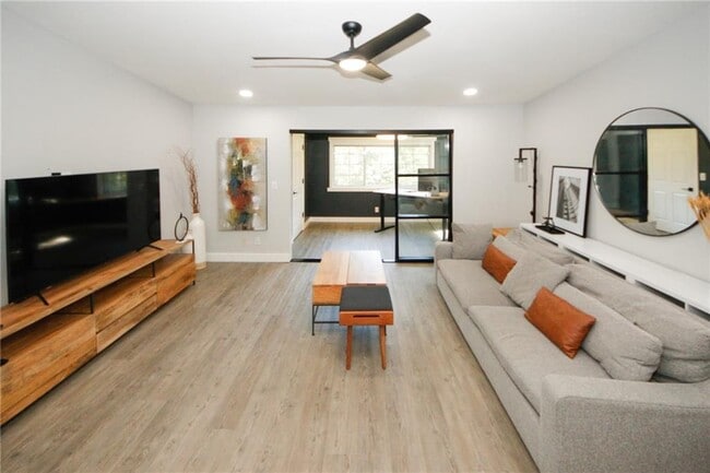 Foto del edificio - 1468 Briarwood Rd NE