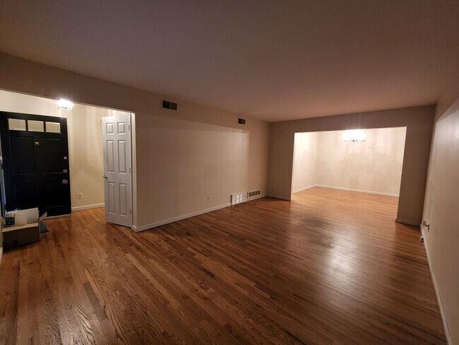 Foto del edificio - Two Bedroom Two Bath Condo with Pool Access