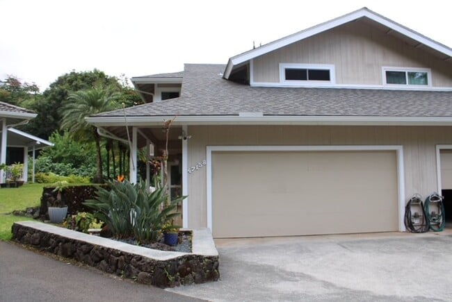 Building Photo - Beautiful 3 Bedroom 2.5 Bath house in Gate...