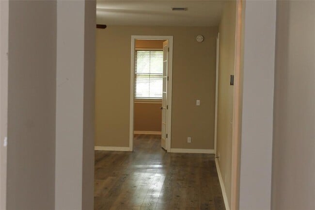 Building Photo - 11558 Spicewood Pkwy
