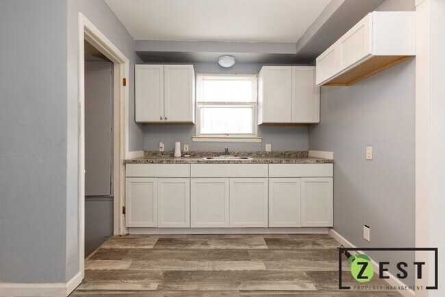 Foto del edificio - 18000 Birwood 3 Bed 1.5 Bath Home in Bagley!