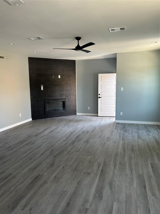 Photo - Newer duplex in Dallas Apartment