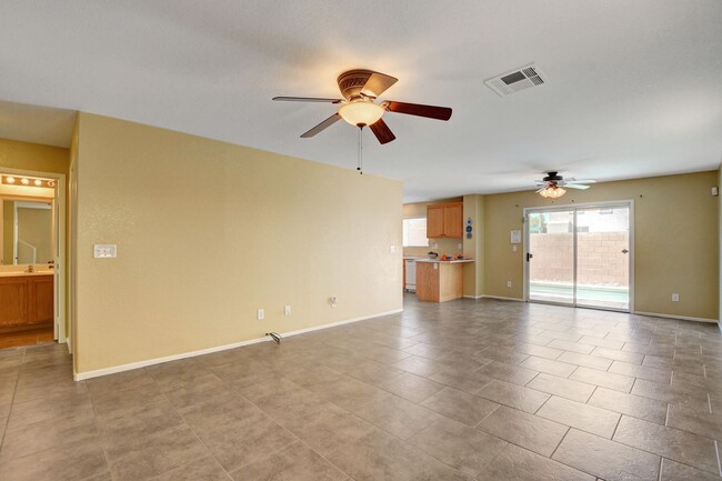Building Photo - 4 Bedroom with Pool in Centennial Hills CO...