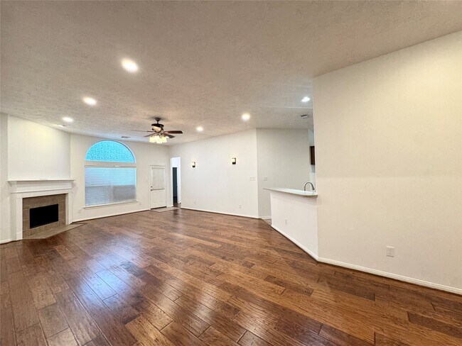 Foto del edificio - 24234 Lake Path Cir