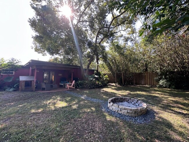 Building Photo - 479 Tabor Dr S