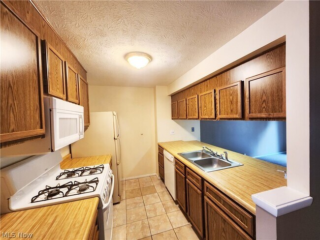 Foto del edificio - 3863 Lake Run Blvd