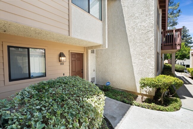 Building Photo - 5720 Owensmouth Ave