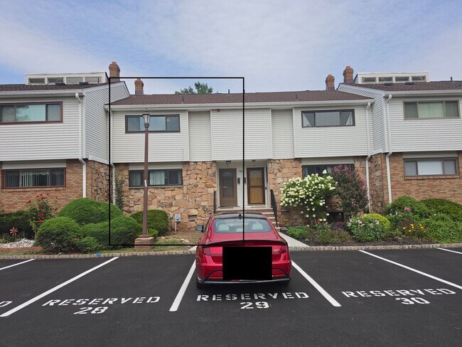 Building Photo - 918 Merritt Dr