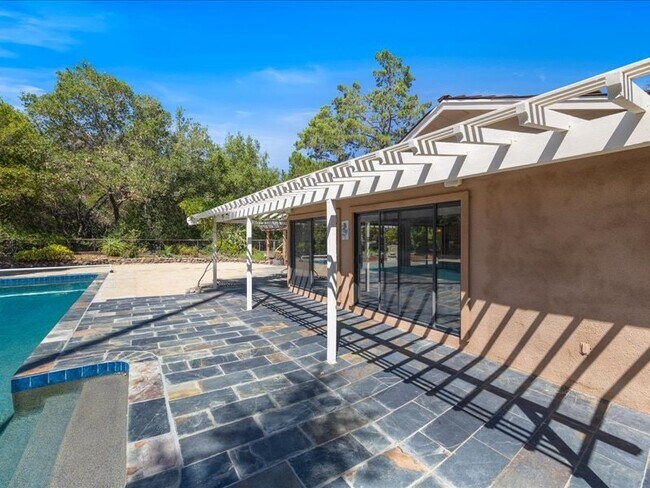 Building Photo - 19521 Tweed Ct