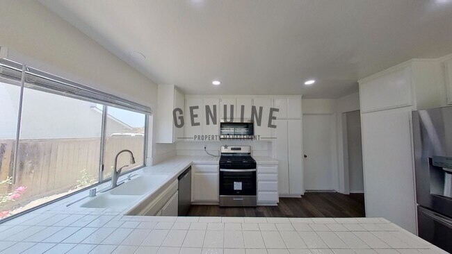 Foto del edificio - Coming Soon: 3Bd 2Ba Home in Lake Forest