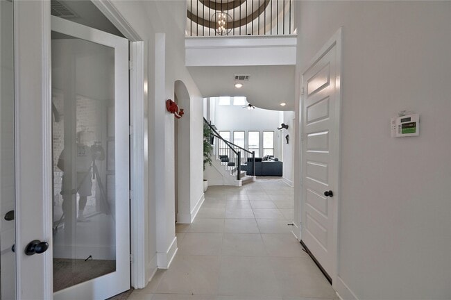 Building Photo - 6211 Shore Ridge Ct