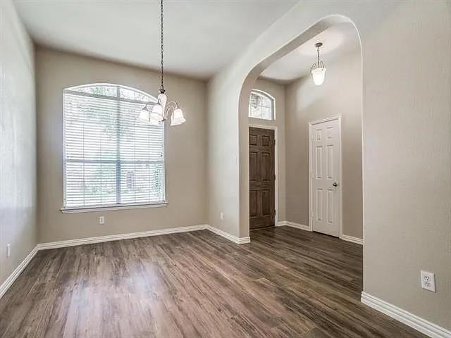 Foto del edificio - 10272 Bancroft Ln