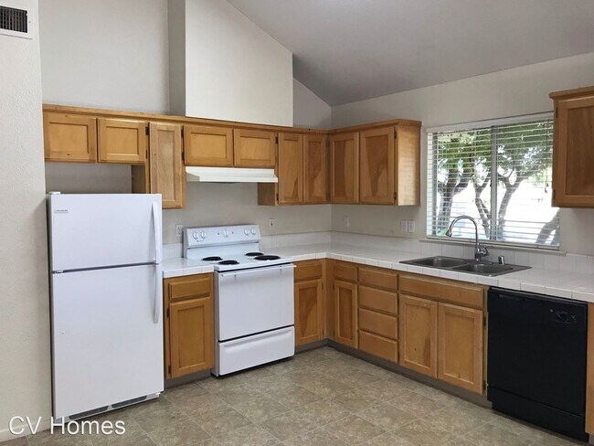 Building Photo - 7117 N Antioch Ave